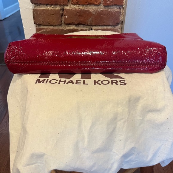 Michael Kors Vintage Red Patent Leather Purse Bag Clutch Gold Accents Rare - Picture 11 of 11